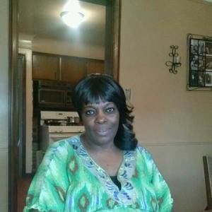 Meet your Posher, Ella